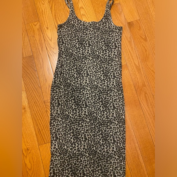 Grey leopard print Bodycon dress - Picture 2 of 7